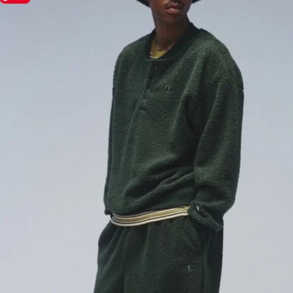 Champion Teddy Fleece by Urban Outfitters - Picture 3 of 5